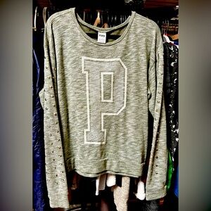 Long-sleeve cushiony soft VS PINK top w/chrome embellishments on sleeves. Large